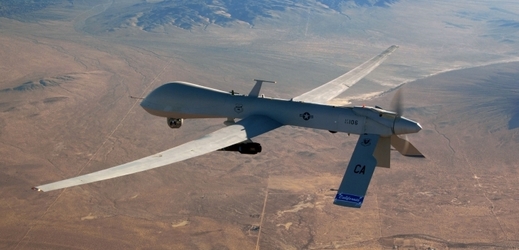 Americká justice nařídila vládě prezidenta Baracka Obamy zveřejnit většinu zprávy o útocích bezpilotních letounů (ilustrační foto).