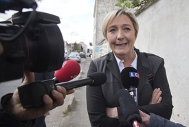 Marine Le Penová si s Faragem vyměnila několik ostřejších slov.