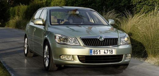 Fabii na pozici nejprodávanějšího vozu vystřídala Škoda Octavia.