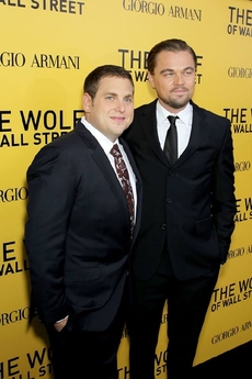 Představitelé hlavní a vedlejší mužské role ve filmu Vlk z Wall Street Leonardo DiCaprio (vpravo) a Jonah Hill.