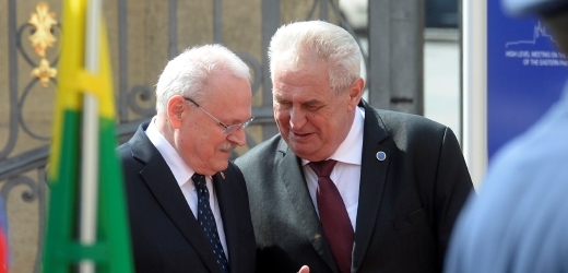 Prezident Miloš Zeman (vpravo) a slovenský prezident Ivan Gašparovič.
