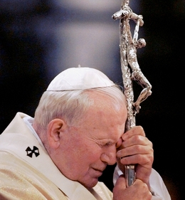 Jan Pavel II. usnadnil proces svatořečení.