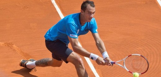 Tenista Lukáš Rosol po finálové prohře na turnaji v Bukurešti, kde obhajoval titul, klesl ve světovém žebříčku o osm míst na 51. příčku.