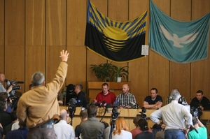 Tisková konference vojenských pozorovatelů OBSE zadržovaných ve Slavjansku.