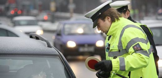 Novela má řidičům z řad cizinců ztížit možnost vyhnout se trestu za dopravní přestupky (ilustrační foto).