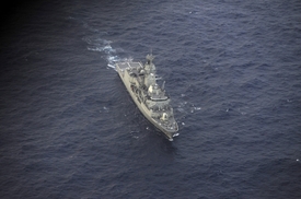 Hledání stop po zmizelém letadle na mořské hladině západně od australských břehů ukončila většina lodí.
