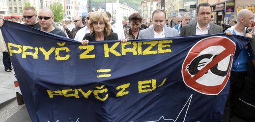 Shromáždění strana svolala pod heslem Budoucnost má česká koruna, ne euro.