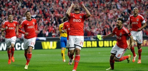 Portugalská Benfica zejména díky domácímu vítězství postoupila do finále Evropské ligy. 