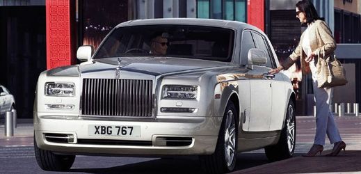 Značka Rolls-Royce je stále synonymem toho nejlepšího, co automobiky nabízení.