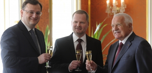 Bývalý premiér Petr Nečas (vlevo), předseda ODS Petr Fiala a exprezident Václav Klaus (2012).