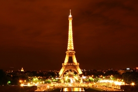 Symbol Paříže v noci.