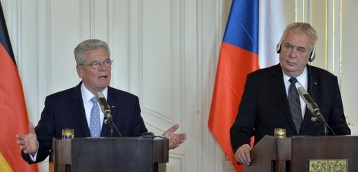 Miloš Zeman s s německým prezidentem Joachimem Gauckem.