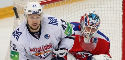 Útočník Magnitogorsku Jan Kovář ve finále KHL proti pražskému Lvu.