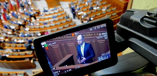 Uzavřené zasedání ukrajinského parlamentu. 
