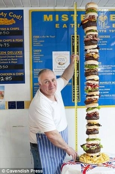 John Clarkson a jeho rekordní hamburger.