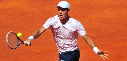 Tenista Tomáš Berdych postoupil na antukovém turnaji série Masters v Madridu do osmifinále.