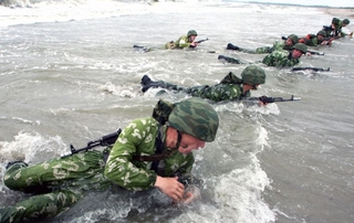 Cvičení ruské námořní pěchoty.