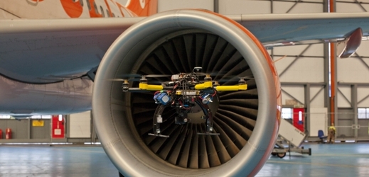 Drony zvládnou práci techniků přesněji a mnohem rychleji.