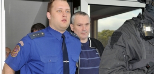 Šéf lihové mafie Radek Březina se zodpovídá před soudem.