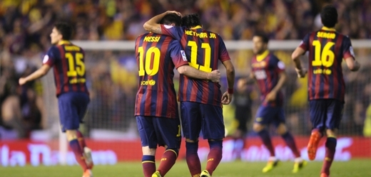 Fotbalisté FC Barcelona Messi a Neymar.