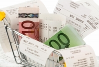 Soutěží o finanční a věcné ceny vláda motivuje Slováky, aby při každém nákupu žádali doklad z registračních pokladen (ilustrační foto).