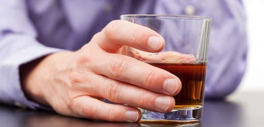 Každý Čech vypije v průměru 13 litrů čistého alkoholu ročně (ilustrační foto). 