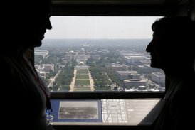 Pohled z Washingtonova památníku.