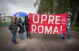 Aktivistům se nelíbí, co se stalo z místa, kde zahynulo více než 300 Romů.