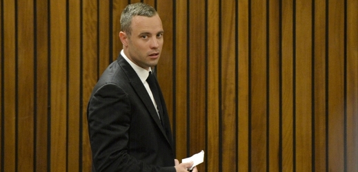 Oscar Pistorius stanul kvůli vraždě před soudem v JAR.