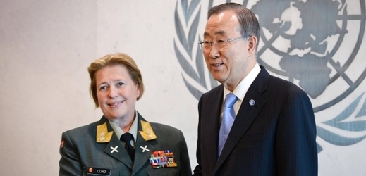Kristin Lundová s generálním tajemníkem OSN Pan Ki-munem.