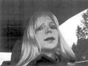 Chelsea Manningová alias Bradley Manning.