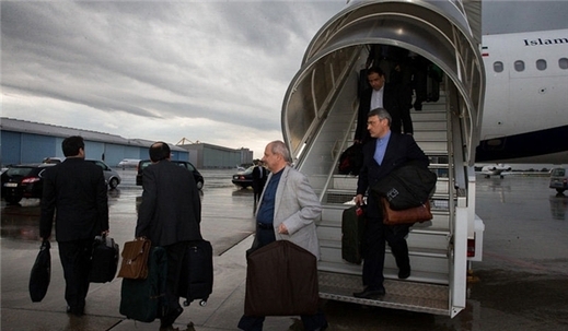 Delegace Islámské republiky Írán přijíždí do Vídně.