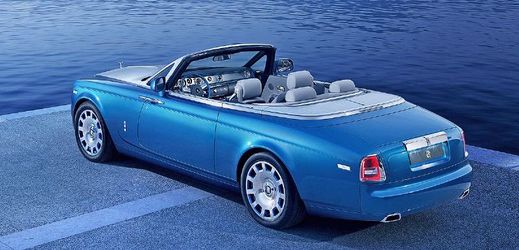 Kabrioletem slaví Rolls-Royce rychlostní rekord na vodě.