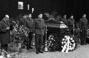 Pohřeb Evžena Plocka v roce 1969.