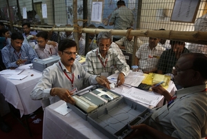 Sčítání hlasů v Dillí.