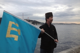 V současnosti žije na Krymu asi 240 tisíc krymských Tatarů.