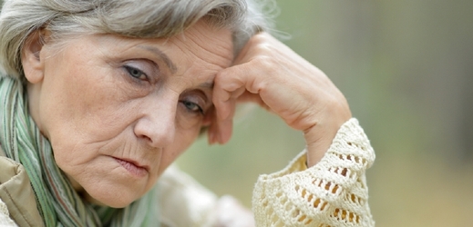 Seniory nejvíce trápí samota a opuštěnost.