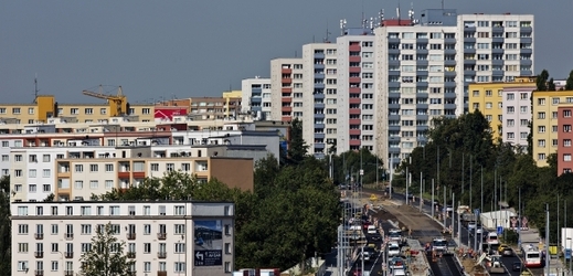Češi jsou obecně spokojeni s bydlením, ale vadí jim nízké platy (ilustrační foto).