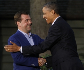 Prezidenti Medvěděv a Obama. To byli ještě přátelé.