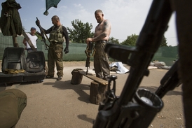 Ozbrojení separatisté ve Slavjansku.