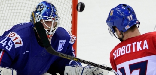 Brankou na 1:3 na konci první třetiny vrátil Vladimír Sobotka české hokejisty do hry v úterním posledním utkání v základní skupině mistrovství světa proti Francii. 