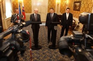 Premiér Fico a prezident EU van Rompuy v Bratislavě (30. dubna 2014).