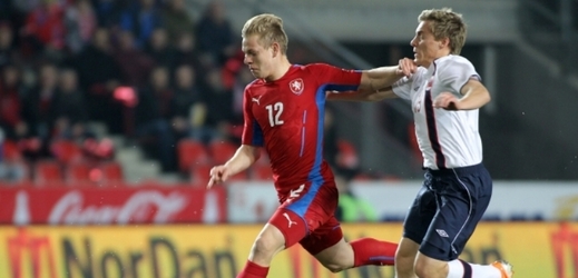 Útočník národního týmu Matěj Vydra (vlevo) se na remíze 2:2 podílel jedním gólem.