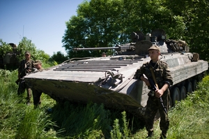 Bojové vozidlo ukrajinského vosjka nedaleko Slavjansku.