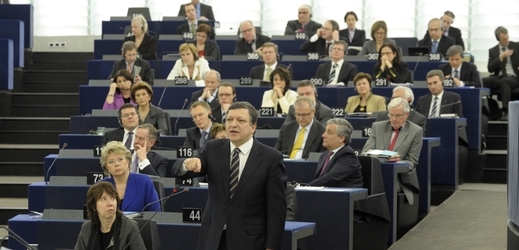 Evropská komise není vláda, co by se opírala o parlamentní většinu.