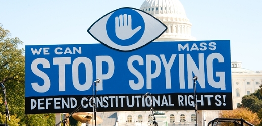 Nová právní úprava je reakcí na veřejné pohoršení, které loni vyvolala odhalení bývalého spolupracovníka NSA Edwarda Snowdena.