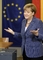 Německá kancléřka Angela Merkelová předtírá, že neví, komu dát hlas. (Foto: Michael Sohn)