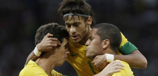 Fotbalisté Brazílie se musejí před domácím mistrovstvím světa vyrovnat s demonstracemi.
