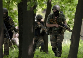 Proruští ozbrojenci v Doněcku.
