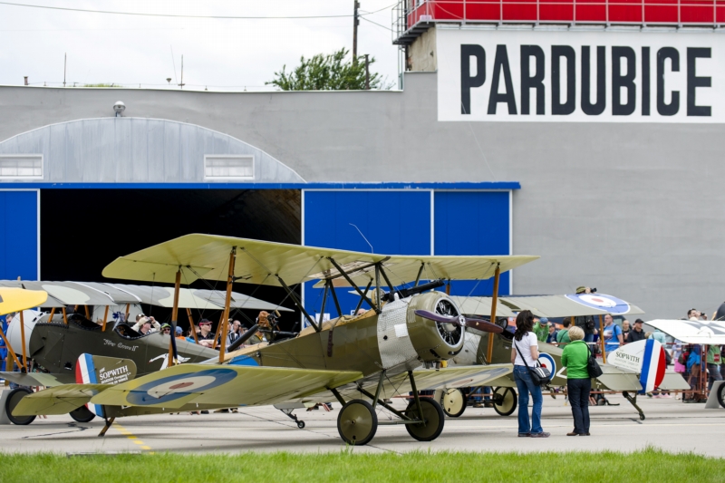 Hangáry pardubického letiště ukázaly skvosty letecké techniky.